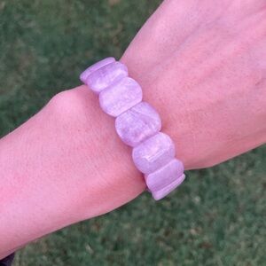 Purple kunzite crystal stretch bracelet